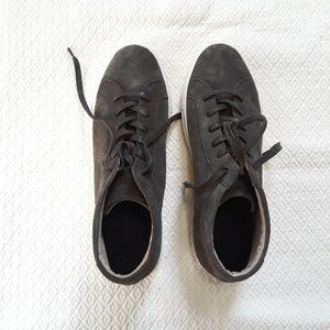 Banana Republic Mens Suede Mid Top Sneaker